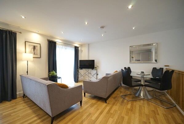 Living Room / Lounge
