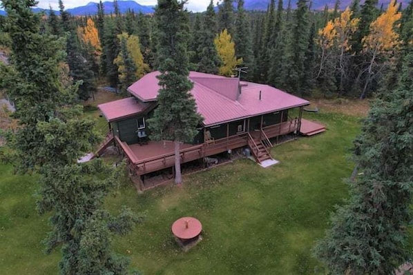 (1) Beautiful unique home on 5 acres