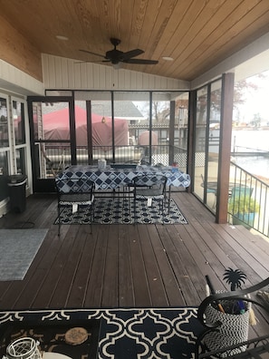 Outdoor dining