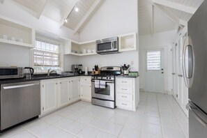 Well stocked kitchen.  Has everything you need to cook a fabulous meal
