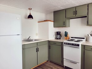 Cabin 5 | Kitchen