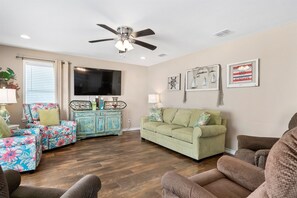 Bright Open Floor Plan