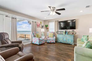 Bright Open Floor Plan