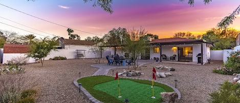 3 hole putting green