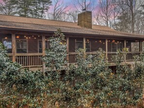 The view of the full length back patio
