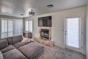 Living Room | Free WiFi