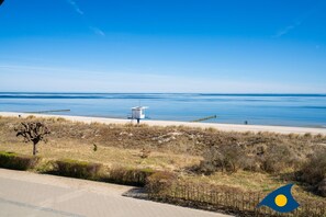 Ausblick aus dem Wohn- / Schlafbereich
