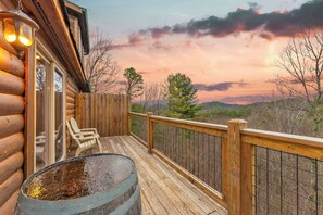 Mountain Man's relaxing decks with views