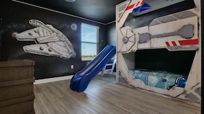 Awesome Star Wars Themed Bunk Bedroom