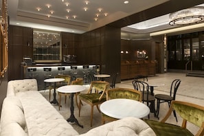 Stylish lobby with 24/7 front desk available