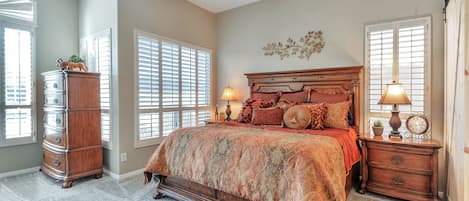 Master Bedroom w/ comfortable King size bed.