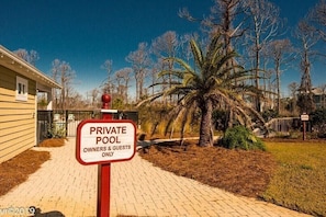 Private community pool available for use. A quick 2-3 min walk!