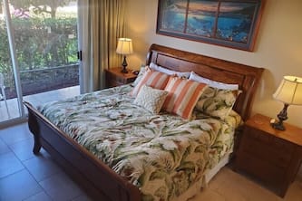 Maui Banyan king, 2 bathroom, steps to Kamaole beach, sleeps 4 - No parking fee