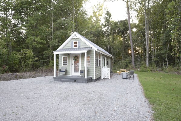 Timber Tiny House (400 sf which is bigger than standard hotel rooms plus porches