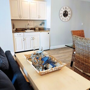 Wet Bar with Mini Fridge!