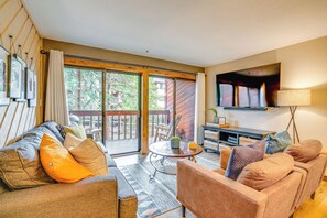 Living Room | Sleeper Sofa | Electric Heating