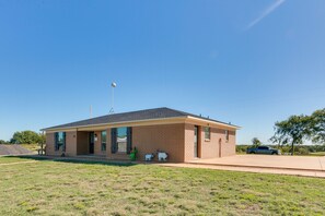 Front Entrance | Keyless Entry