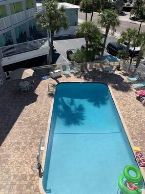 HEATED SWIMMING POOL