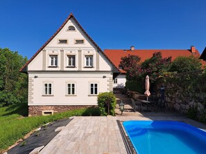 Plant, Water, Sky, Building, Property, Window, Tree, House, Wood, Swimming Pool