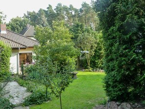 Plante, Communauté Des Plantes, Bâtiment, Arbre, Ciel, Fenêtre, Paysage Naturel, Lot Terre, Herbe, Maison