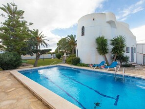 Water, Cloud, Sky, Plant, Property, Swimming Pool, Nature, Azure, Building, Tree