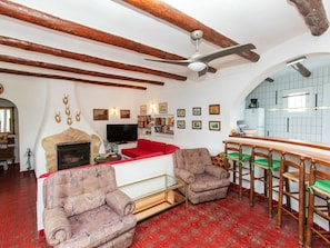 Couch, Furniture, Property, Picture Frame, Interior Design, Wood, Architecture, Living Room, Floor, Table