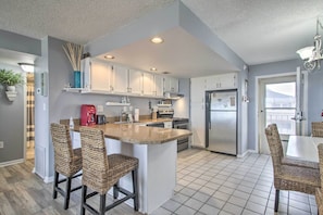 Kitchen | Single-Story Unit | Elevator Access | Fully Equipped | Coffee Maker