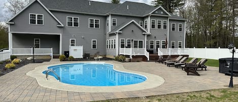 Largest 9 Bedroom Home w/ Heated InGround Pool/HotTub, 4 Car Garage On 10 Acres!