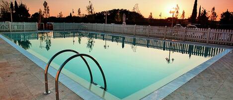 Holiday Home Swimming Pool