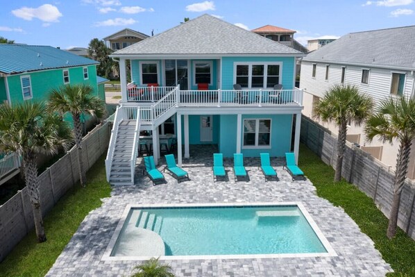 Living the dream...welcome to paradise!
