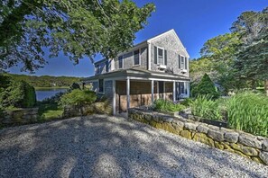 House Exterior | One Step Entrance | Large 1800 SF Living Area
