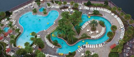 Lazy river and many resort amenities!!