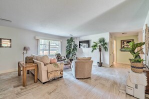 Living Room | Keyless Entry