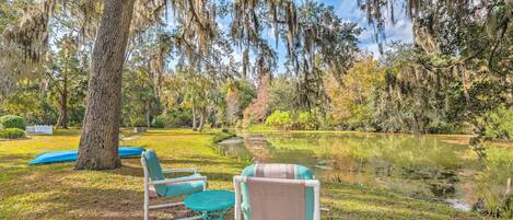 Crystal River Vacation Rental | 2BR | 2BA | 1 Step Required for Access