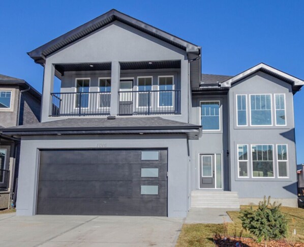 Front house, with separate entrance to the basement. 