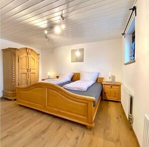 Ferienwohnung mit Terrasse und kostenfreiem WLAN-Schlafzimmer 1 (Rentiersuite )