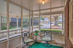 Screened-In Porch