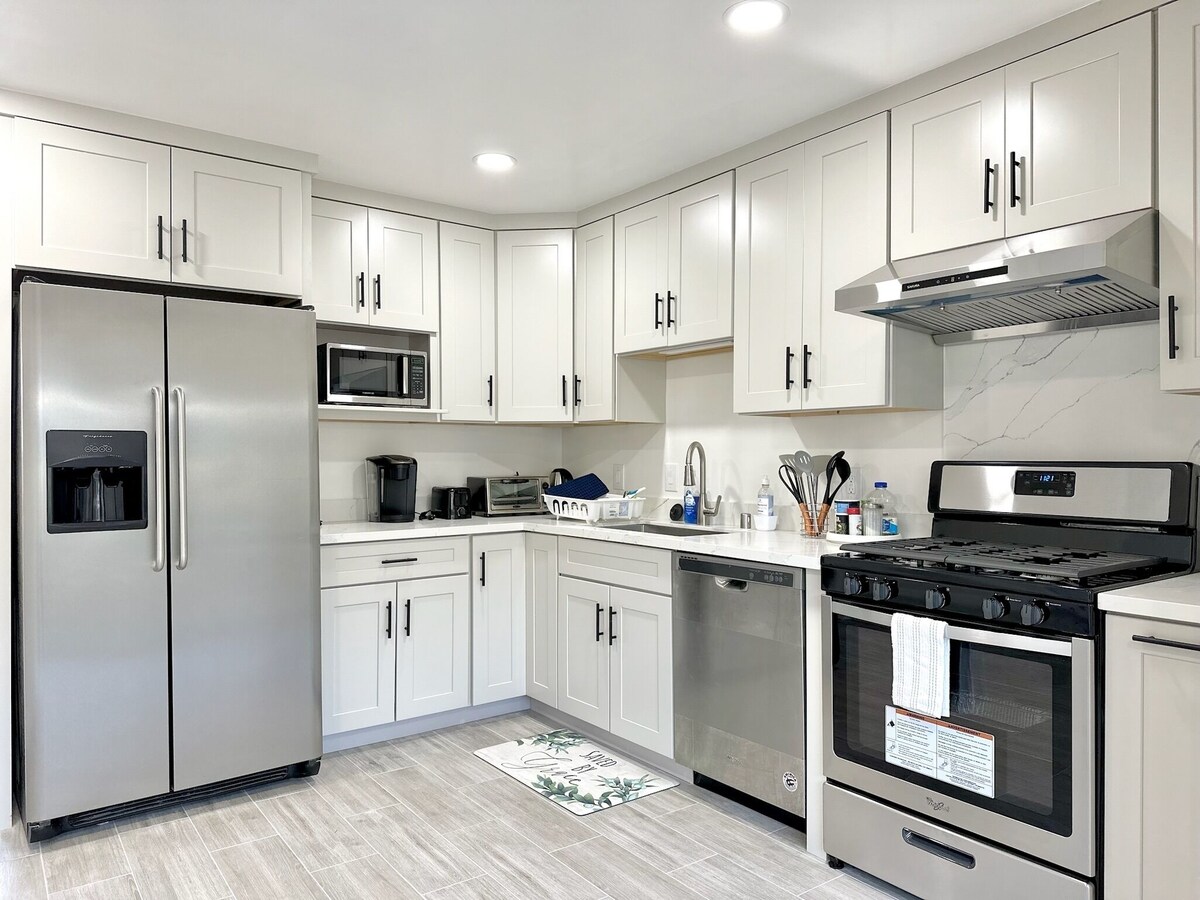 3 bedroom (6 people) residential home in lovely safe town near SFO/SF Bay Area