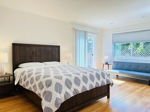 Master bedroom - One Queen size bed