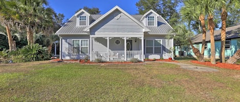 Steinhatchee Vacation Rental | 4BR | 3BA | Step-Free Entry | 1,789 Sq Ft