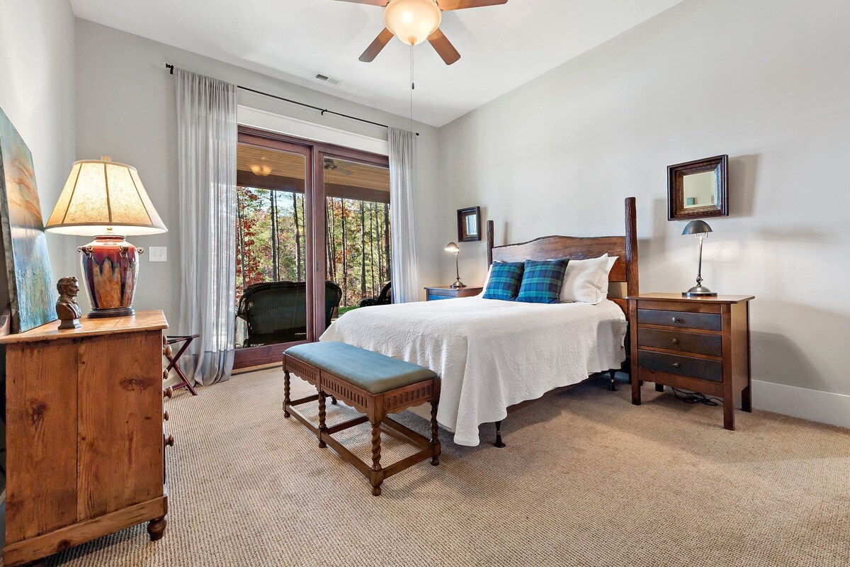 Bluegill Lodge | Lakefront Luxury & Access to Camp Lake James Amenities!