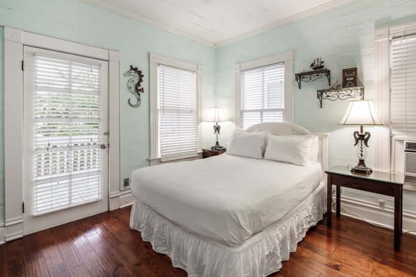Queen Bedroom