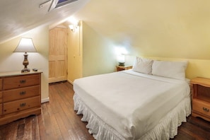 Queen Bedroom