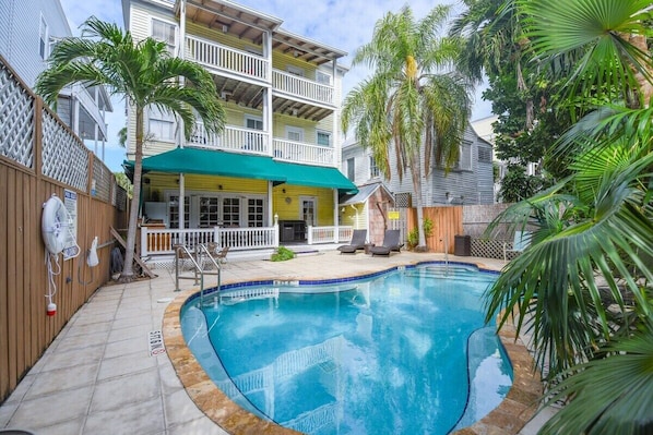 Sparkling heated pool with tropical surroundings - a true Key West paradise!