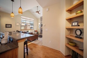 SWP Trailhead 731 kitchen nook