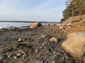 Private boardwalk to the shoreline 