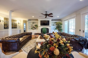 Relax in comfort and luxury at the Ramsey Cottage
