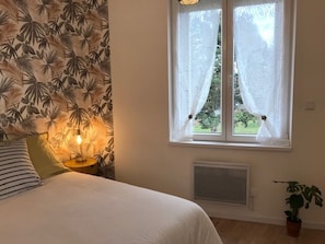 coin nuit avec vue sur un Grand parc a 50m du logement