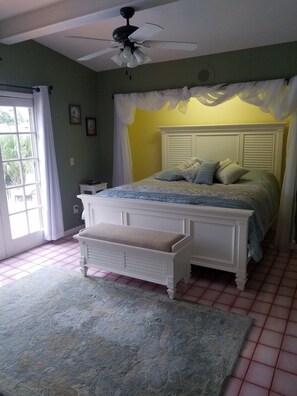 Master King Bed