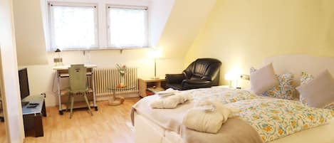 Apartment mit 2 Schlafzimmern, 80 qm, Balkon-Schlafzimmer